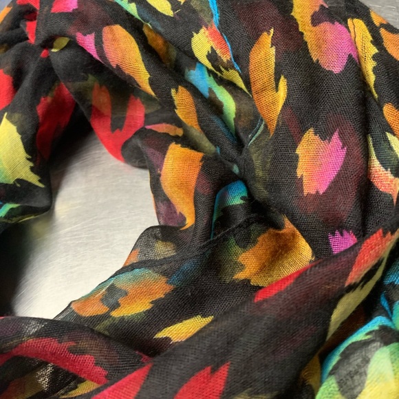 Sheer rainbow animal print infinity scarf - Picture 3 of 5
